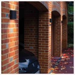 Astro Elis Twin Wandleuchte -Artemide Store 002 Astro Elis Twin Wandleuchte ambient 116711 schwarz d9f606f816bc0ffc8e373f28a3a98248