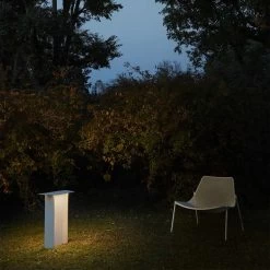 Luceplan Fienile Outdoor 72 -Artemide Store 002 Luceplan Fienile 72 Steh ambient2 115877 hellgrau e2db38427f5c26887eeb66e8fddbc93e