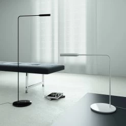 Lumina Flo Desk -Artemide Store 002 Lumina Flos Desk Tisch ambient6 e20180f126d296906ac0be8d2a95b74e