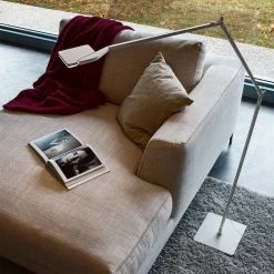 Panzeri Jackie Terra -Artemide Store 002 Panzeri Jackie Steh ambient 98723 weiss 3fa7fd23f3377cc850aa70b9c71e69c5