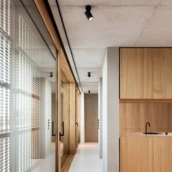 Wever & Ducré Sqube On Base Ceiling 1.0 PAR16 -Artemide Store 002 wever ducre sqube on base 10 ambient3 0331e125b636db8779e134a51282258c