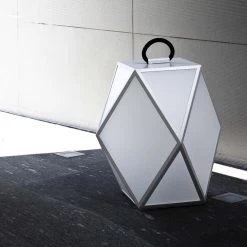 Contardi Muse Outdoor -Artemide Store 003 Contardi Muse Bodenleuchte total4 34465 weiss 71955e46ffc946e08e2c02d71492ff23