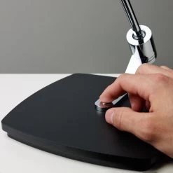 Oligo Kelveen Tischleuchte -Artemide Store 004 Oligo Kelveen Tisch detail5 688dc4e4aca4a05e21bea6b40567b015