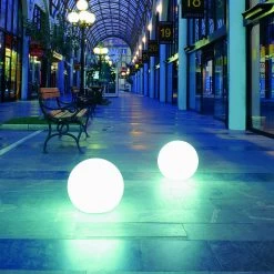 Moonlight 550 Mm MFL Vollkugel Mit Flexiblem Sockel -Artemide Store 004 moonlight kugelleuchte 1400x1400 ambiente 31 5afab8f35755d230c466f907b29d6a7e