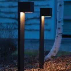 Light-Point Cube LED Mit Erdspieß -Artemide Store 005 Light Point Cube Down Garden boden ambient2 77991 schwarz 32233b26613502de5a19bd63988b677a