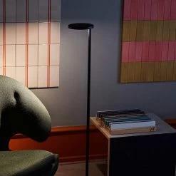 Flos Oblique Floor USB-C -Artemide Store 006 Flos Oblique Floor Steh ambient 9989f5006ef5aba7f4af889613aed94e