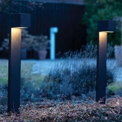 Light-Point Cube Mit Erdspieß -Artemide Store 006 Light Point Cube Down Garden boden ambiente3 77996 schwarz 05b0944637cbee2556ef13f46d4663b0