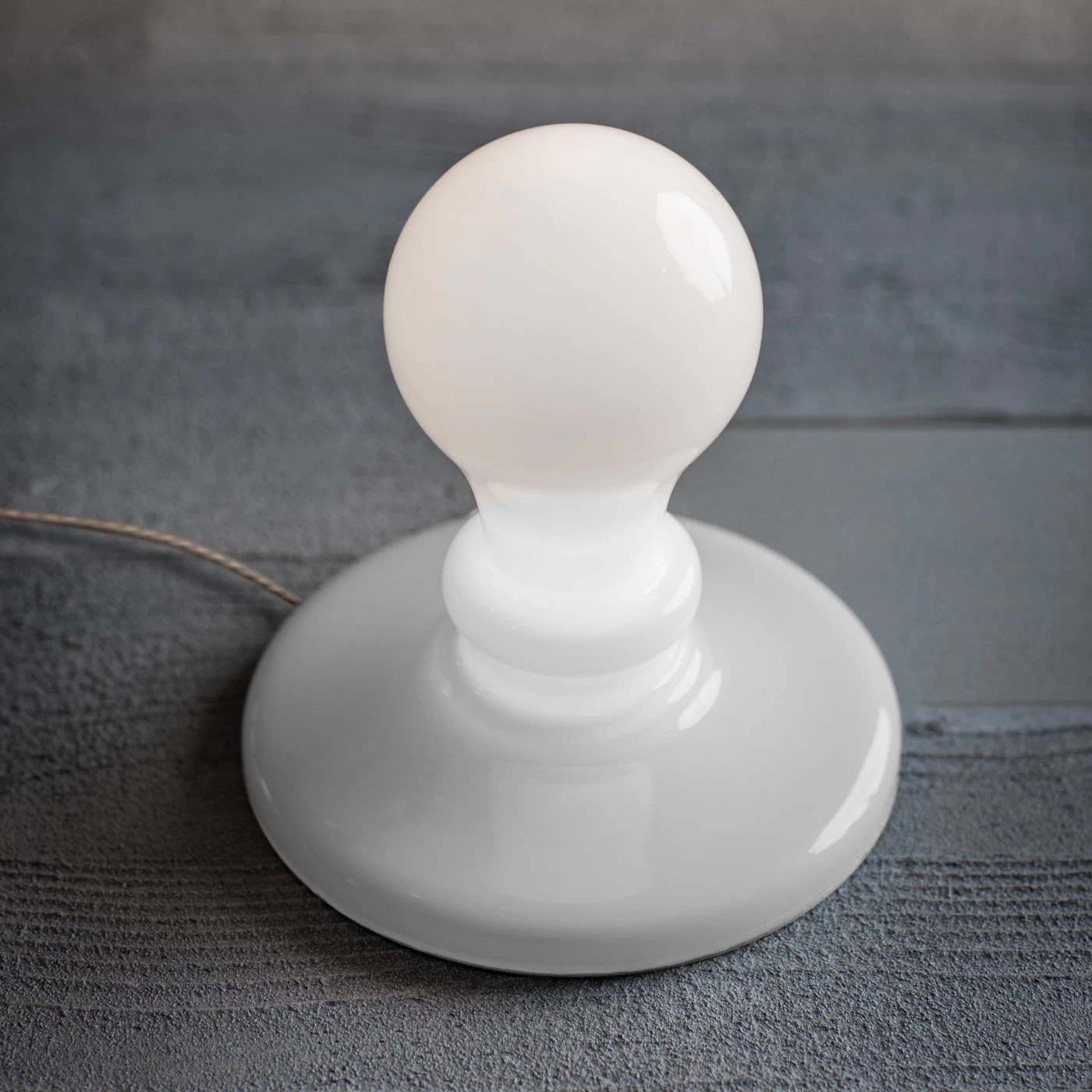 Foscarini Light Bulb Tavolo 7 Foscarini Light Bulb Tavolo – Bild 5