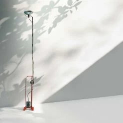 Flos Toio LED -Artemide Store 008 Flos Toio LED Steh ambient 116448 rot 3068b116f60f7449431cfd35e960491f