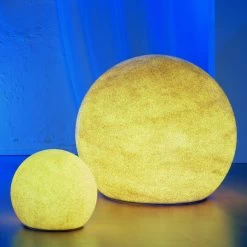 Moonlight 250 Mm MFL Vollkugel Mit Flexiblem Sockel -Artemide Store 008 moonlight stonelook 1400x1400 ffd7a1e9e1fee5e9b9589a97056ddccc