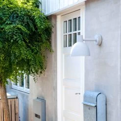 Louis Poulsen Toldbod Wall 290 LED -Artemide Store 012 Louis Poulsen Toldbod Wall 290 Wand ambient d70d5b01f41f2b0b8c1afddb821c38bf