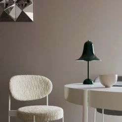 Verpan Pantop Table ⌀23 -Artemide Store 014 Verpan Pantop 23 Table ambient 112410 gruen f6e6dc06c62557857a874841ec955b78